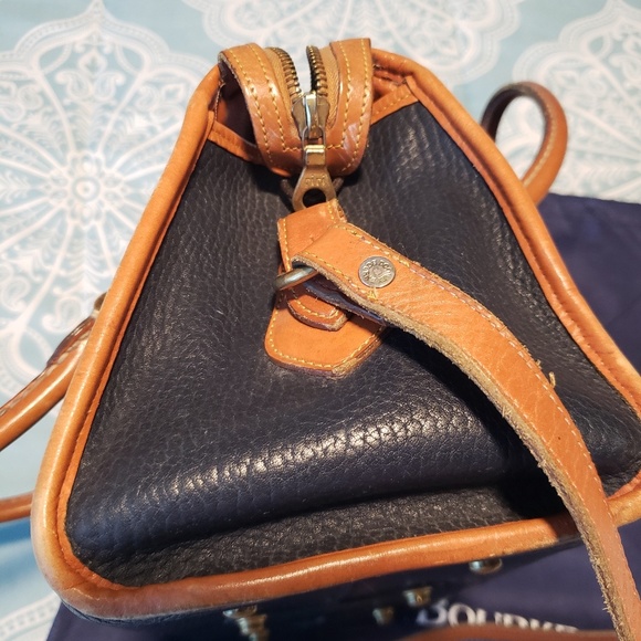 👜 Vintage Dooney & Bourke purse 🦆 - Picture 5 of 8